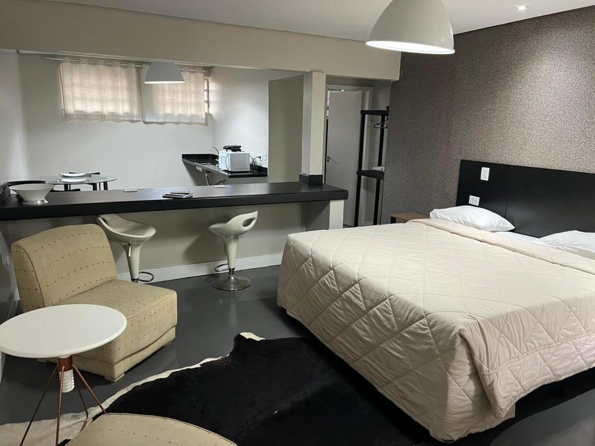 Living Aparthotel *